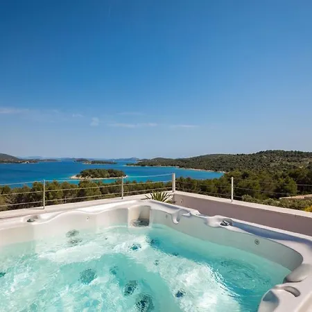Magnificent Murter Royal 4 Bedrooms Sea Views & Private Pool *